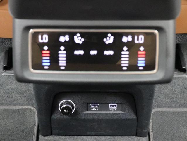 Photo of 2019 Glacier White Audi e-tron