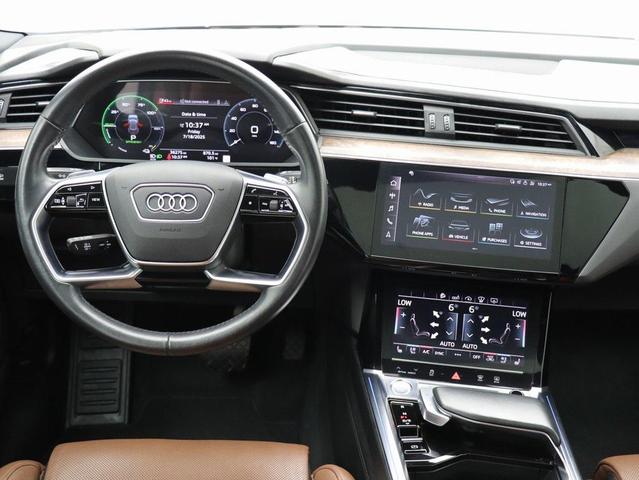 Photo of 2019 Glacier White Audi e-tron
