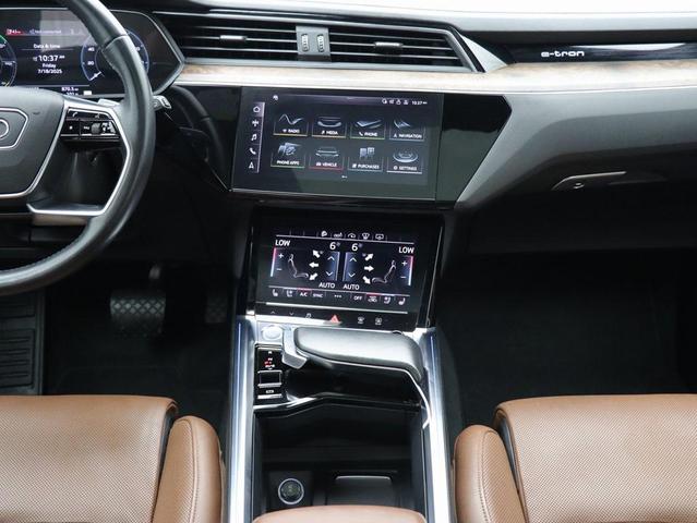 Photo of 2019 Glacier White Audi e-tron