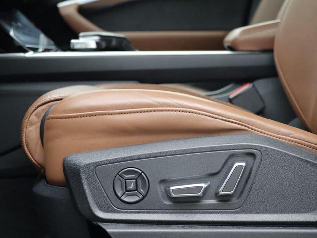 Photo of 2019 Glacier White Audi e-tron