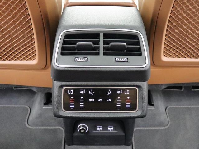 Photo of 2019 Glacier White Audi e-tron
