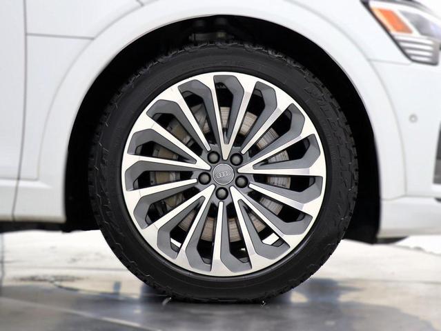 Photo of 2019 Glacier White Audi e-tron