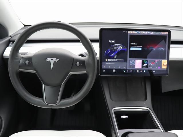 Photo of 2021 Deep Blue Metallic Tesla Model Y