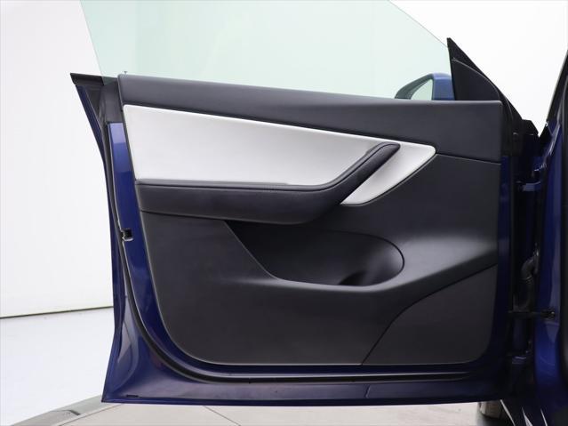 Photo of 2021 Deep Blue Metallic Tesla Model Y