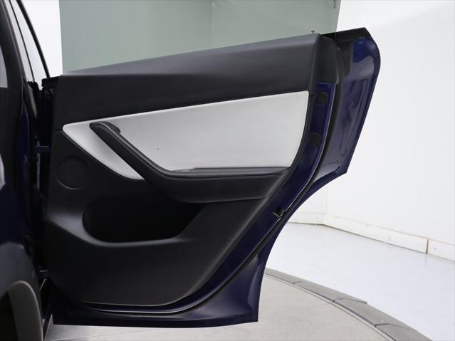 Photo of 2021 Deep Blue Metallic Tesla Model Y