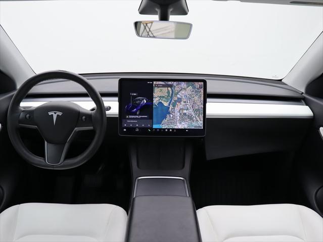 Photo of 2021 Deep Blue Metallic Tesla Model Y