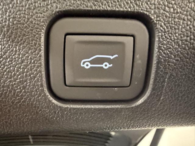 Photo of 2025 Mosaic Black Metallic Chevrolet Traverse