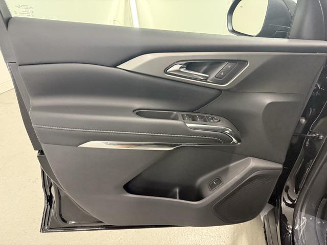 Photo of 2025 Mosaic Black Metallic Chevrolet Traverse