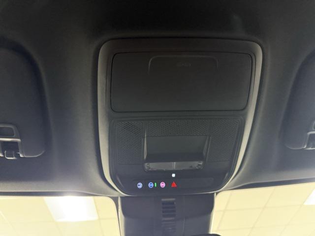 Photo of 2025 Mosaic Black Metallic Chevrolet Traverse