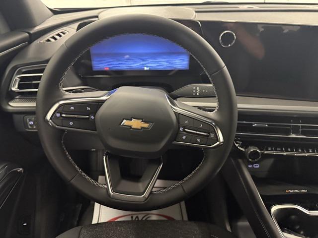 Photo of 2025 Mosaic Black Metallic Chevrolet Traverse