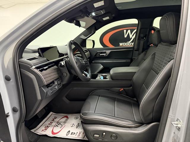 Photo of 2025 Thunderstorm Gr GMC Sierra EV