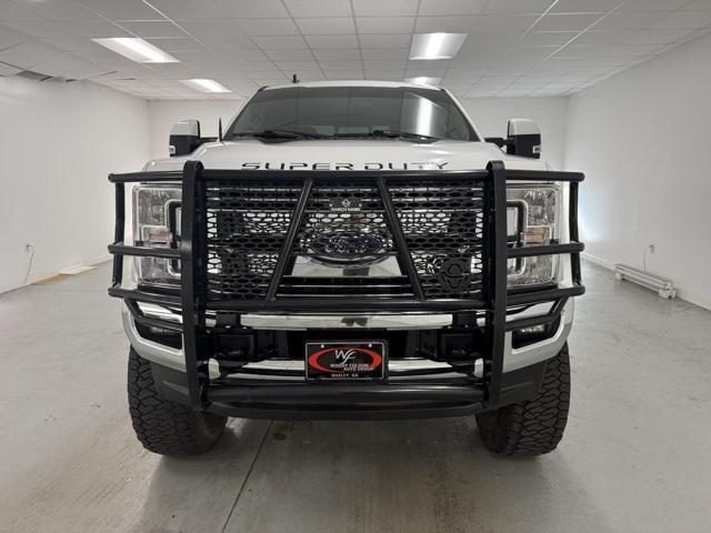 Photo of 2019 Oxford White Ford F-250