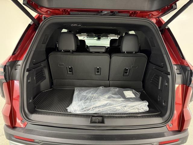 Photo of 2026 Radiant Red Tintcoat Chevrolet Traverse