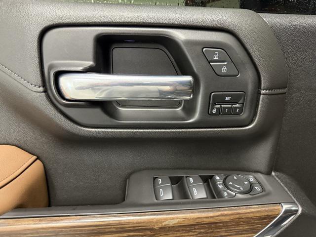 Photo of 2021 Mosaic Black Metallic Chevrolet Silverado 2500