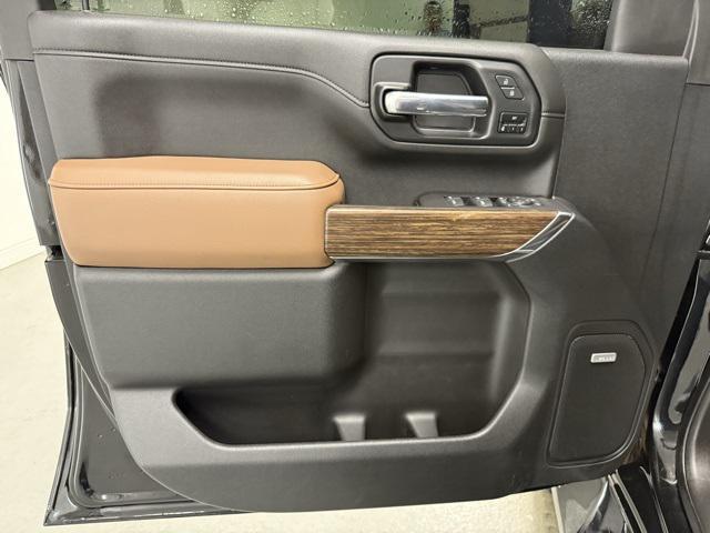 Photo of 2021 Mosaic Black Metallic Chevrolet Silverado 2500