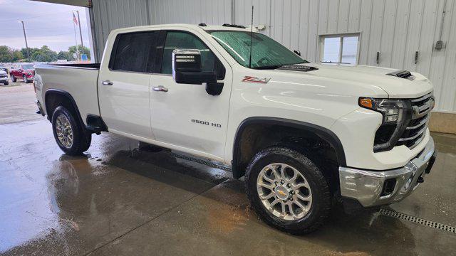 Photo of 2025 Summit White Chevrolet Silverado 3500