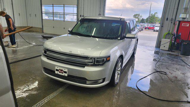 Photo of 2016 Ingot Silver Metallic Ford Flex