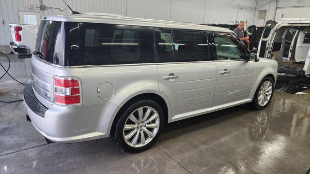 Photo of 2016 Ingot Silver Metallic Ford Flex