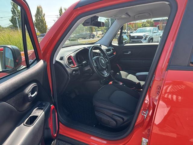 Photo of 2017 Omaha Orange Jeep Renegade