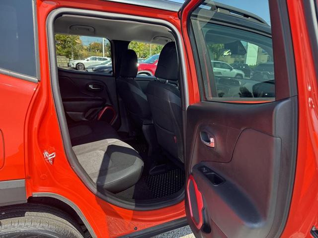 Photo of 2017 Omaha Orange Jeep Renegade