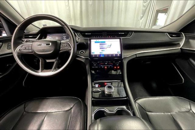 Photo of 2021 Diamond Black Jeep Grand Cherokee L
