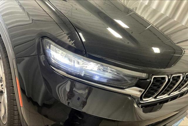 Photo of 2021 Diamond Black Jeep Grand Cherokee L
