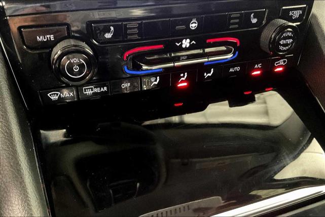 Photo of 2021 Diamond Black Jeep Grand Cherokee L