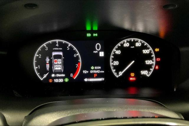 Photo of 2023 Platinum White Pearl Honda HR-V