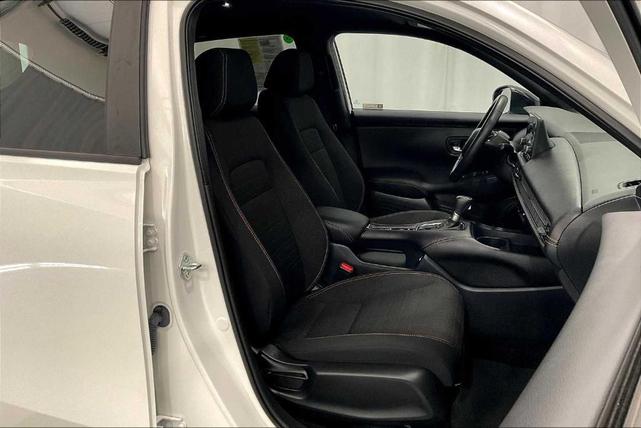 Photo of 2023 Platinum White Pearl Honda HR-V
