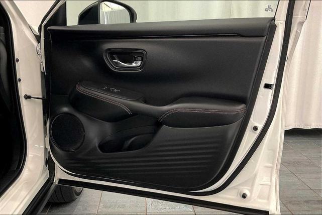 Photo of 2023 Platinum White Pearl Honda HR-V