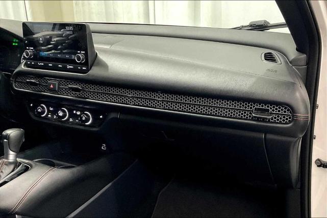 Photo of 2023 Platinum White Pearl Honda HR-V