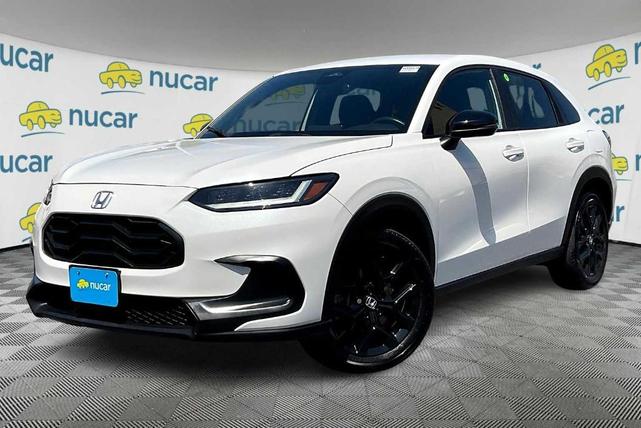 Photo of 2023 Platinum White Pearl Honda HR-V