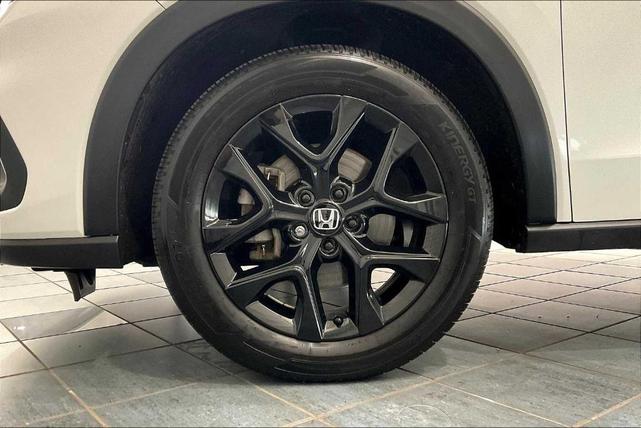 Photo of 2023 Platinum White Pearl Honda HR-V