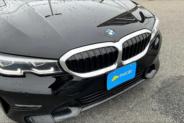 Photo of 2021 Jet Black BMW 330