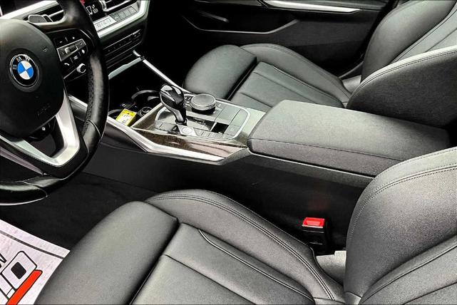Photo of 2021 Jet Black BMW 330