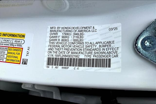 Photo of 2025 Platinum White Pearl Honda Civic