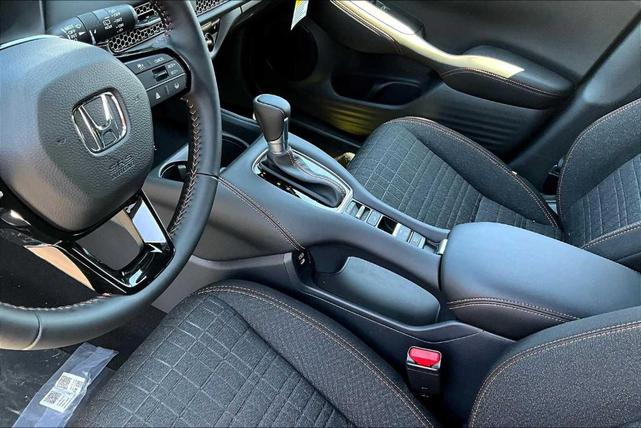 Photo of 2026 Platinum White Pearl Honda HR-V