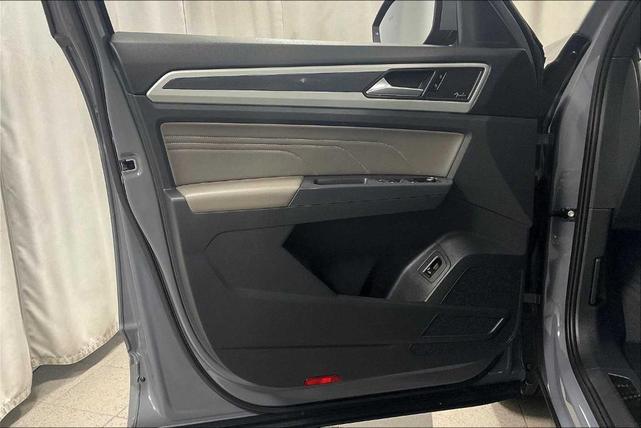 Photo of 2021 Pure Gray Volkswagen Atlas Cross Sport