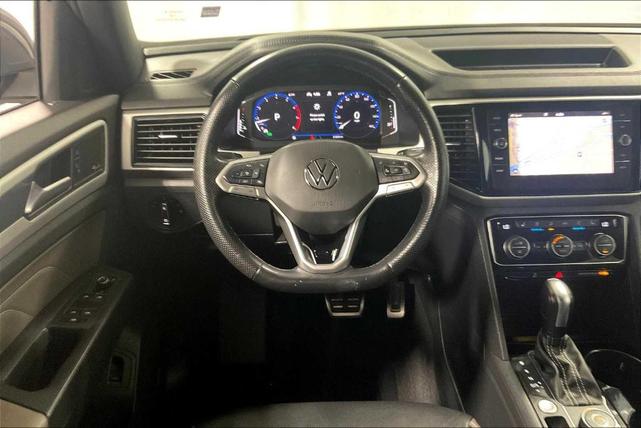Photo of 2021 Pure Gray Volkswagen Atlas Cross Sport