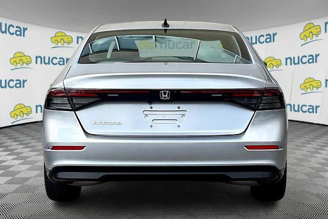 Photo of 2025 Solar Silver Metallic Honda Accord