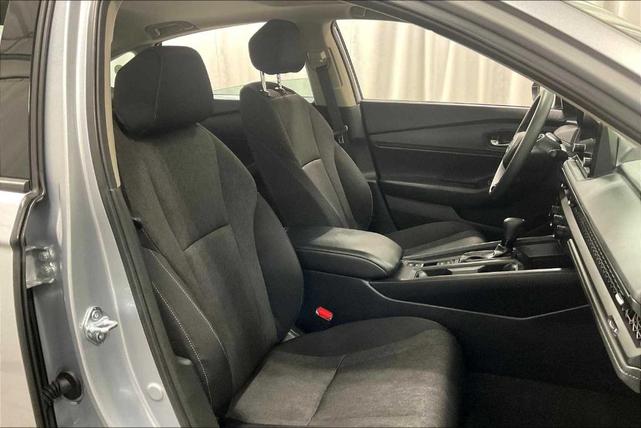 Photo of 2025 Solar Silver Metallic Honda Accord