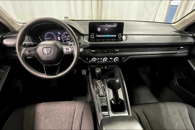 Photo of 2025 Solar Silver Metallic Honda Accord