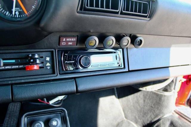 Photo of 1982 Guards Red Porsche 911