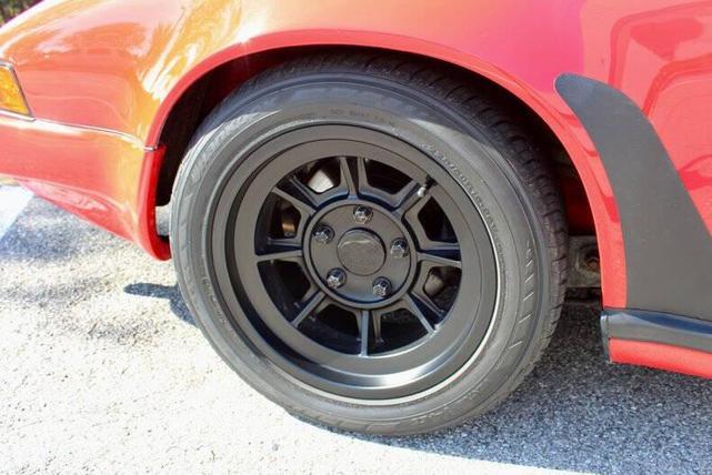 Photo of 1982 Guards Red Porsche 911