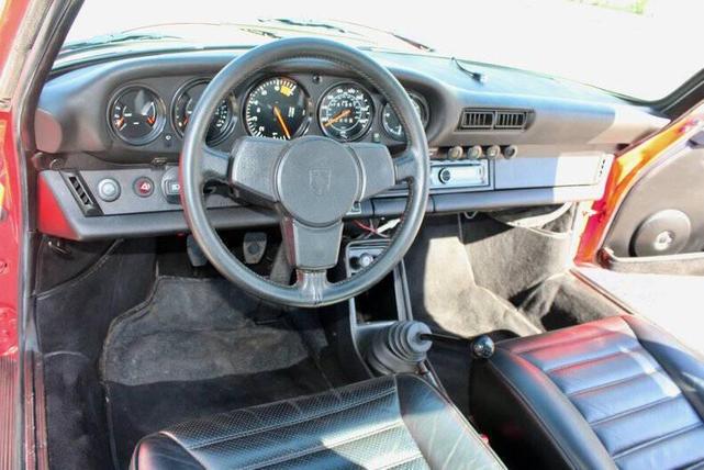 Photo of 1982 Guards Red Porsche 911