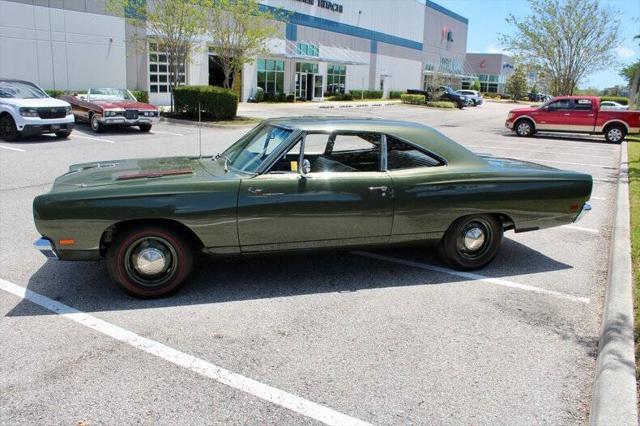 Photo of 1969 Ivy Green Metallic Plymouth Roadrunner
