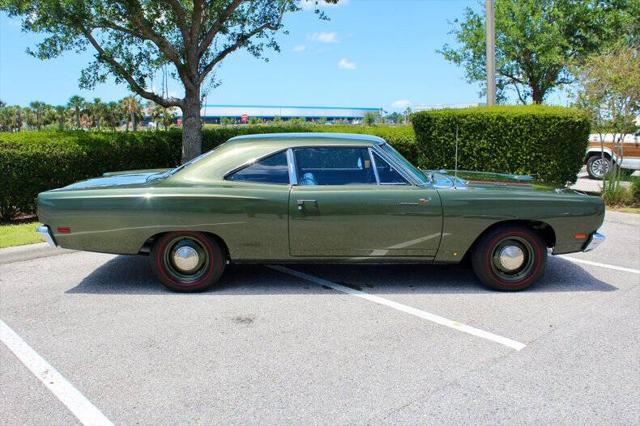 Photo of 1969 Ivy Green Metallic Plymouth Roadrunner