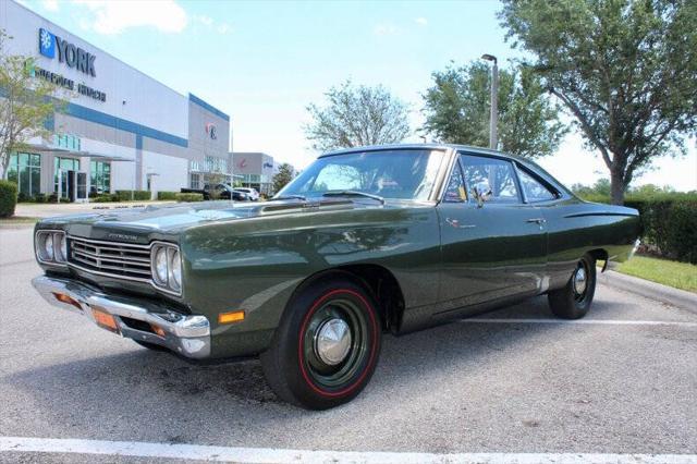 Photo of 1969 Ivy Green Metallic Plymouth Roadrunner
