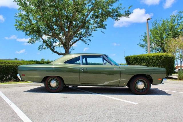 Photo of 1969 Ivy Green Metallic Plymouth Roadrunner