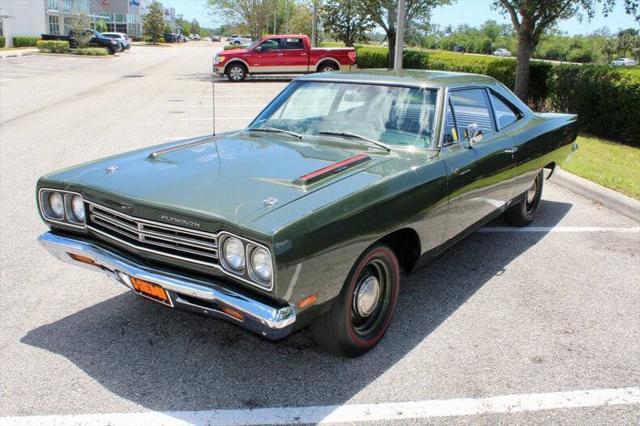 Photo of 1969 Ivy Green Metallic Plymouth Roadrunner